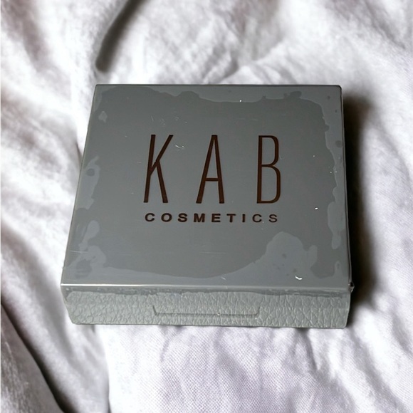NWT KAB COSMETICS Eyeshadow Quad in Smokeshow - Picture 2 of 3